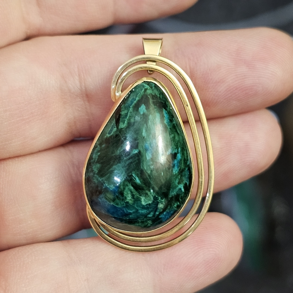 14k gold azurite brooch/pendant. Nice size. Weighs about 10.8 grams. See all pic